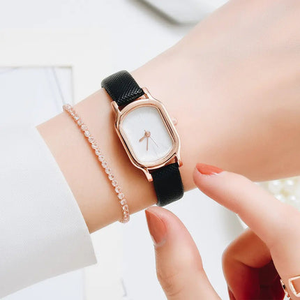Trendy Women's Quartz Watch and Bracelet Set